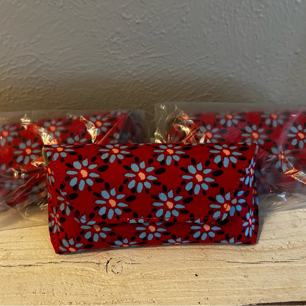 Vera Bradley Hard Shell Glasses Case – Red Floral – 3 Available
